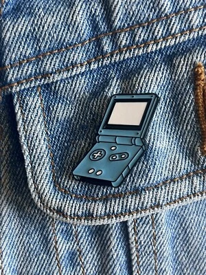 Nintendo Gameboy SP Cute Nerd Enamel Pin - Excellent Condition - Image 1 of 4