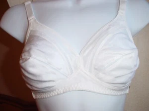 Taza semi transparente sin alambre 34B blanca nueva sin etiquetas - Imagen 1 de 1