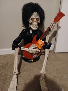 Brand New Rare VIDEO Joan Bone Jett Lights Up, Sings I Love Rock N Roll With Tag - Picture 1 of 11