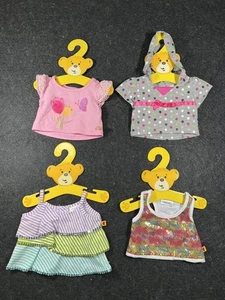 Lote de ropa Build-A-Bear conjunto 4 tops vestido lunares sudadera con capucha lentejuelas perchas sin mangas - Imagen 1 de 10