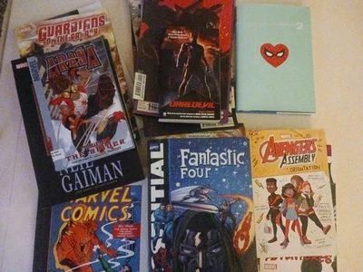 Lote de 22 libros de cómics Marvel #1 HB/DJ, Mary Jane 2, Avengers, Fantastic Four  Foto 1 de 4
