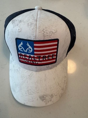 Realtree 帽子全新可调节 红色 白色和蓝色 — 第 1/2 张图片