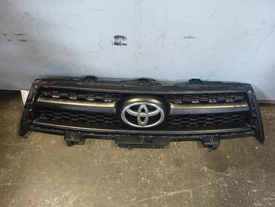 Grille Upper Grill from 2012 Toyota RAV4 12428283 - Image 1 of 4