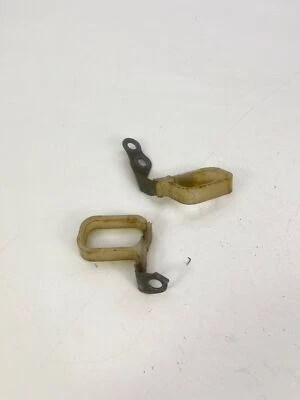 KAWASAKI Guía de manguera de freno delantero KX80, KX85, KX100, KX112 JUEGO DE 2 Foto 1 de 4