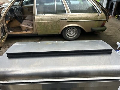 Cinturón de ventana de puerta interior Mercedes 300d 1978-86 resistente al clima conductor delantero Foto 1 de 3