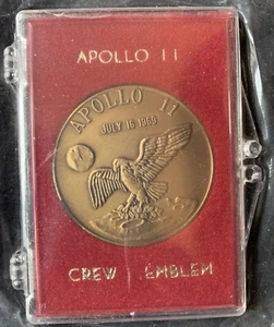 Apollo 11 Crew Emblem medallion medal - Picture 1 of 4