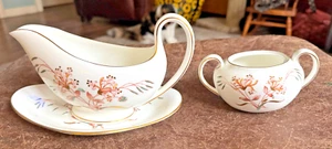 Great Vintage Wedgwood Honeysuckle Gravy Boat w/ Underplate Sugar Bowl no lid - Picture 1 of 13