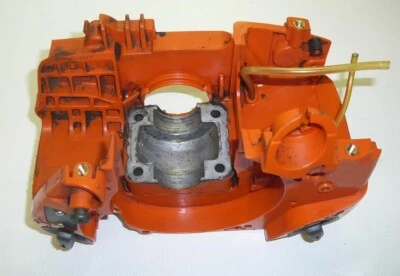 Bas Moteur Coque ou Carter Husqvarna 235 E Tronçonneuse - Photo 1/4