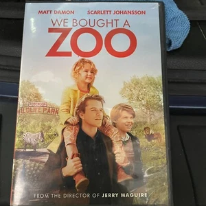We Bought a Zoo (DVD,2011) - Matt Damon / Scarlett Johansson - Picture 1 of 4