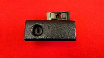 2004-2011 MAZDA RX-8 RX8 GUANTERA PESTILLO COMPARTIMENTO DE ALMACENAMIENTO BLOQUEO NEGRO OEM Foto 1 de 3