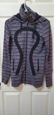 Jaqueta longa Lululemon preta cinza ardósia com capuz tamanho 4 aconchegante quente - Imagem 1 de 4