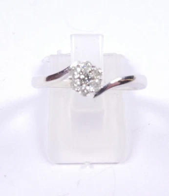 Diamond Ring 9 carat white gold daisy style twist design cluster size N - Image 1 of 4