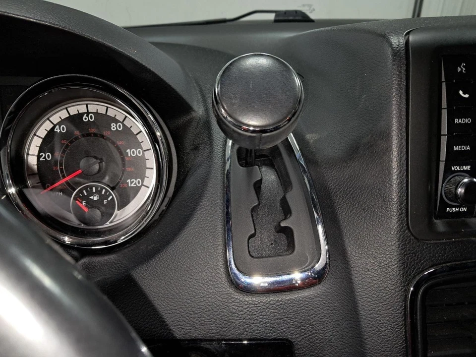 Dodge Caravan 2018 manija de cambio - usada, tracción delantera 3,60 L, 119 k millas, fabricante de equipos originales Foto 1 de 4