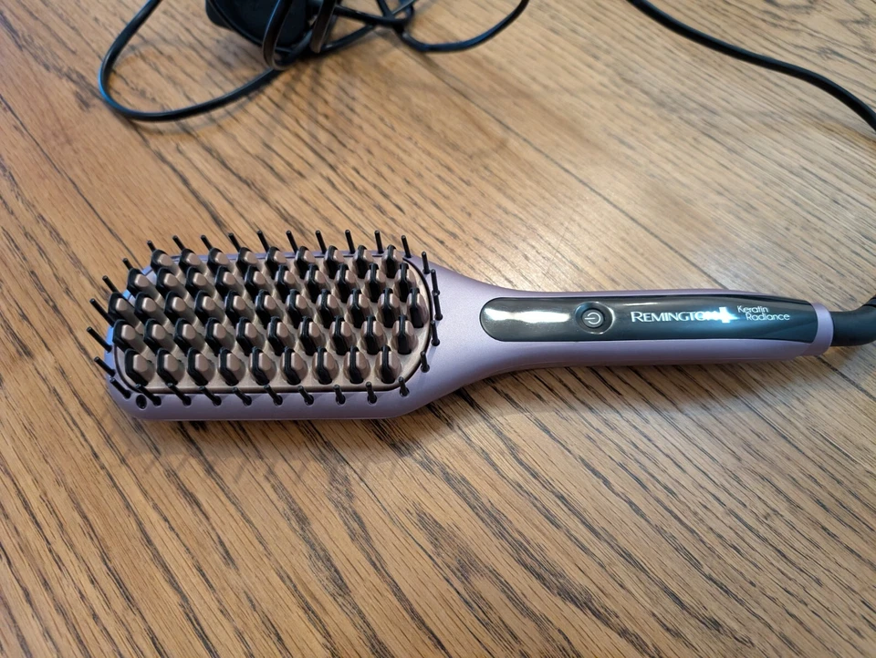 Remington Hot Brush Cb7401 Sleek and Smooth Ceramic Straightening  - Image 1 of 4