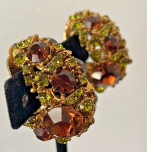 VINTAGE THELMA DEUTSCH RUNWAY GREEN & BROWN RHINESTONE RARE CLIP ON EARRINGS - Picture 1 of 15