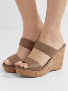 NUEVO EN CAJA JIMMY CHOO PARKER 100 Sandalias Mulas Moca Taupe Claras Cuña Reino Unido 7 Euro 40 - Imagen 1 de 9