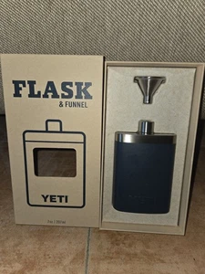YETI FLASK AND FUNNEL - NAVY 7 oz - Picture 1 of 3