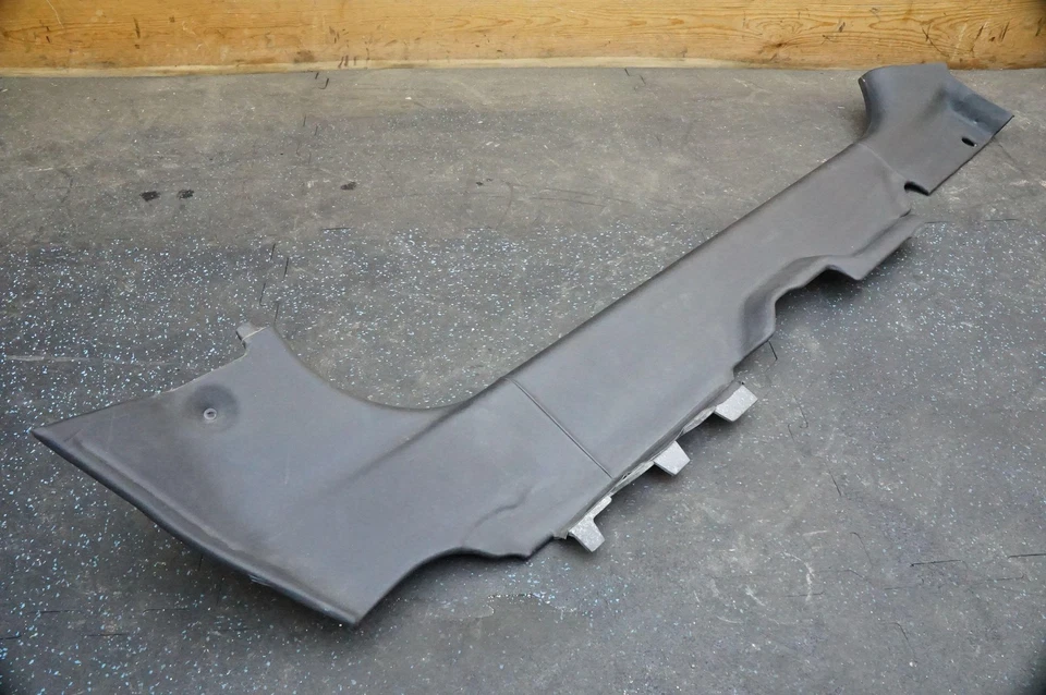 Balancín inferior interior pasajero derecho negro 82847000 Ferrari FF 2011-16 Foto 1 de 4