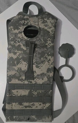 ARMY ACU MOLLE UCP HYDRATION CARRIER 3L SYSTEM 100 oz, NO BLADDER, CIF USGI VGC - Image 1 of 2