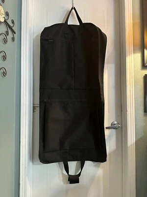 Дорожная сумка для одежды Wally 40 x 22 x 3 дюйма с 2 большими карманами - черная - Изображение 1 из 4