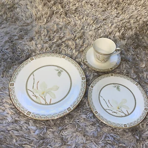 8 Royal Doulton White Nile 4 Piece Place Settings 32 Total pcs England - Picture 1 of 12