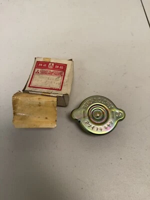 Mopar/Mitsubishi NOS Radiator Cap 71-76 Dodge Colt MA162574 - Image 1 of 4