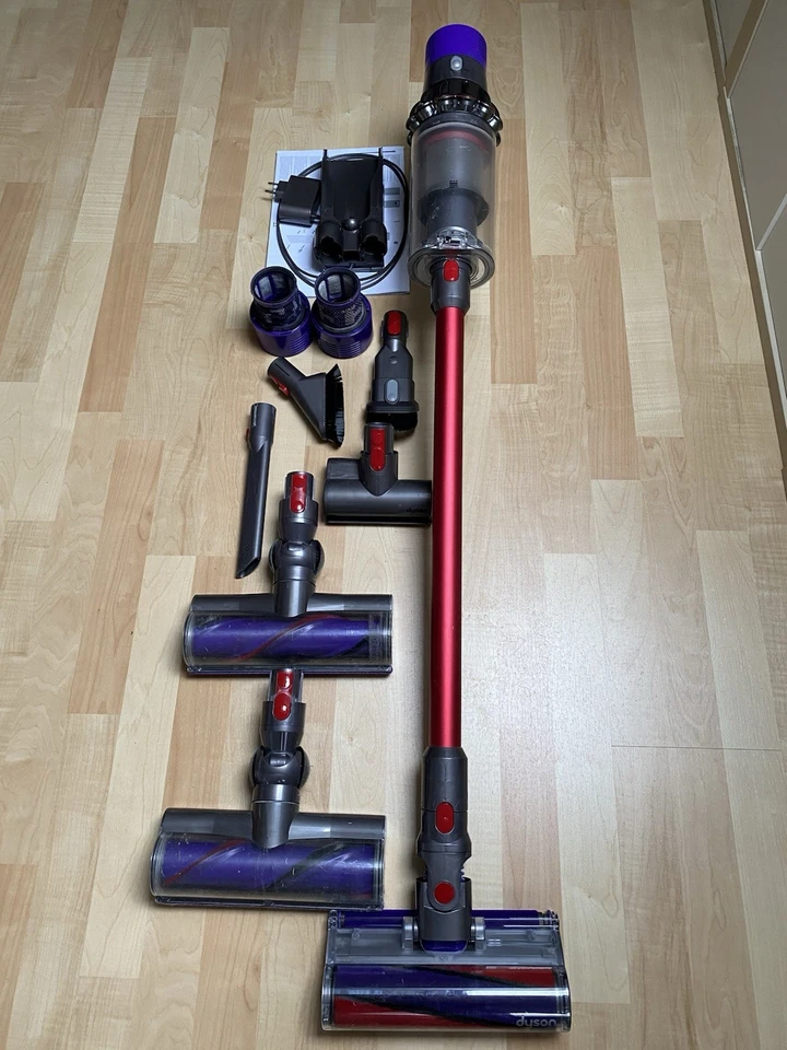 Dyson Cyclone V10 Absolute Stilsauger Akku Beutellos Gebraucht mit viel Zubehör - Bild 1 von 1