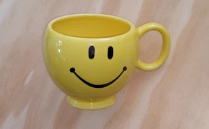 Smiley Face Happy Yellow Ceramic Coffee Cup Mug Planter Teleflora LN - Picture 1 of 5