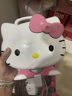 HELLO KITTY CUPCAKE MAKER - Image 1 of 3
