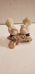 Capodimonte Two Small Doves On a Limb 3.75 inches - Picture 1 of 6