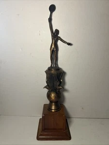 Trofeo Vintage Statua Bronzo Donna Tennis Giocato Aquile Terra Base Legno Art Decò - Foto 1 di 8