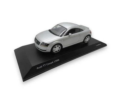 Audi TT Coupé Modello Auto Miniatura 1:18 Argento Ghiaccio Minichamps - Immagine 1 di 4
