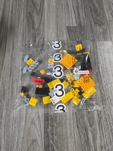 *BORSA SIGILLATA* LEGO Star Wars Young Leia Minifigure 75392 25° Anniversario e Supporto - Foto 1 di 7