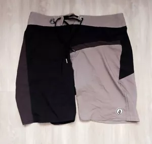 Volcom Shorts Men's 32 Surf 4 Way Stretch Cinch Flex Gray Black Surf Colorblock - Picture 1 of 15
