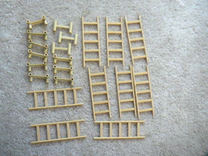 Playmobil Vintage 1974 Cowboy & Indians Playset - 21 Tan Fence Corral Pieces - Picture 1 of 3