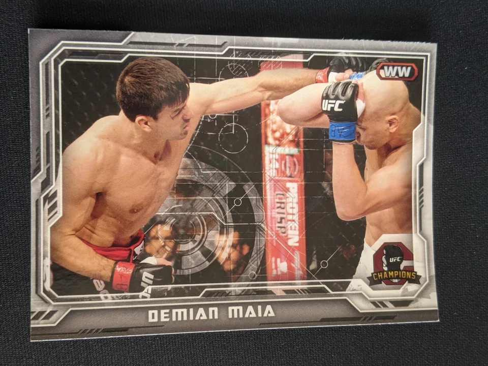2014 Topps UFC Champions DEMIAN MAIA #45 BASE SILVER PARALLEL - Image 1 of 1