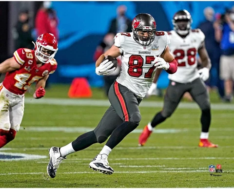 Rob Gronkowski Tampa Bay Buccaneers Unsigned Super Bowl 2021 Action Photograph Cover