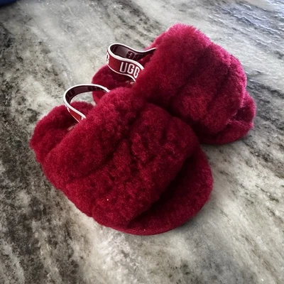 Sandalias UGG para niñas pequeñas pelusas Yeah con cordones rojas talla 4/5 Foto 1 de 4
