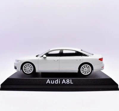 Modellino auto scala 1:43 Audi A8L iscale diecast modellismo statico collezione - Immagine 1 di 4