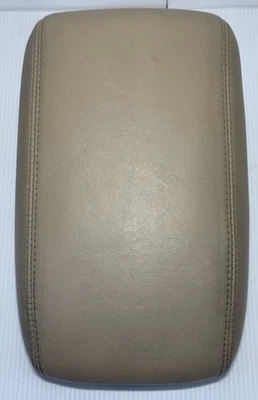 Оригинальная бежевая кожаная крышка подлокотника для центральной консоли Lexus ES300 1992-1996 годов выпуска - Изображение 1 из 4