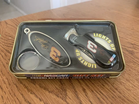 New Dale Earnhardt Gift Set #3 Seven Time Winston Cup Champ Lighter & Keychain Cover