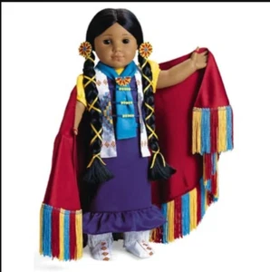 American Girl Kaya FANCY SHAWL OUTFIT OF TODAY completo per bambola 18" usato in ottime condizioni - Foto 1 di 22