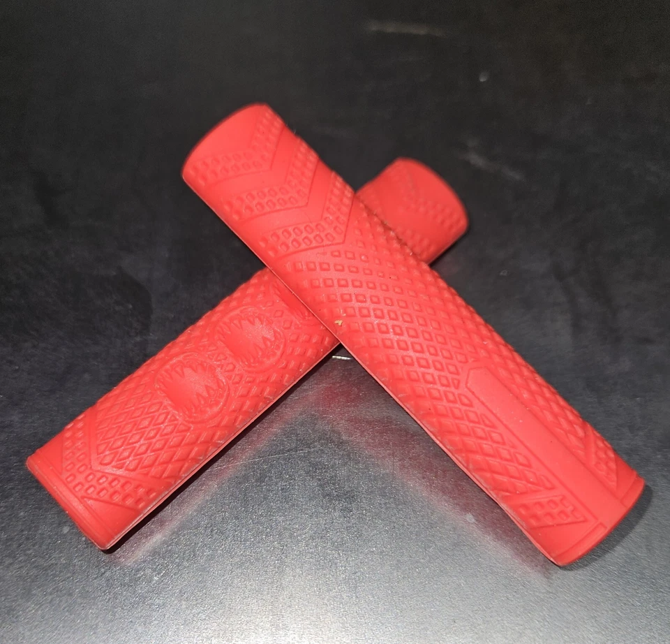 MOTOKING BMX BRAKE LEVER COVERS PAIR RED - Image 1 of 1