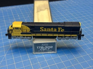 N Scale Kato GE C30-7, Santa Fe AT&SF #8028, DC Version - Picture 1 of 7