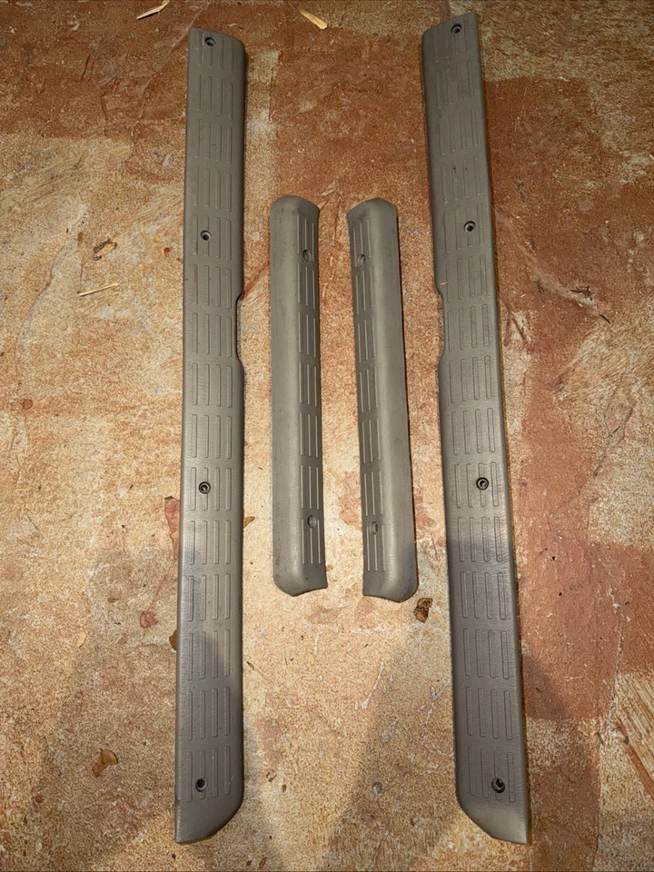 01-04 TOYOTA TACOMA UMBRAL DE PUERTA MOLDURA DELANTERA/TRASERA DOBLE CABINA USADO FABRICANTE ORIGINAL ¡4 PIEZAS! Foto 1 de 4