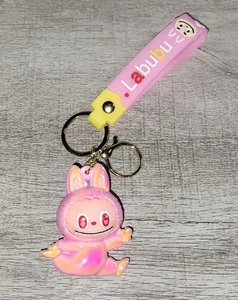 Llavero rosa iridiscente Labubu llavero bolso encanto boom correa de silicona nuevo sin etiquetas - Imagen 1 de 6