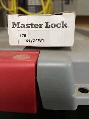 MASTER LOCK 176 Combination Padlock,1 1/2in,Rectgle,Gold - Image 1 of 2