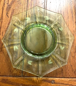 Octagon Green Depression Glass Salad Plate w/ Etched Flowers 8" - Picture 1 of 7