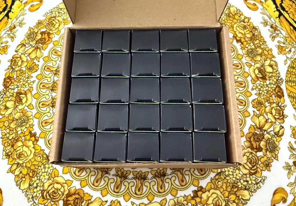 Clive Christian Noble Collection Cypress for MEN 2ml x 25 Travel Size Multi Pack - Image 1 of 3