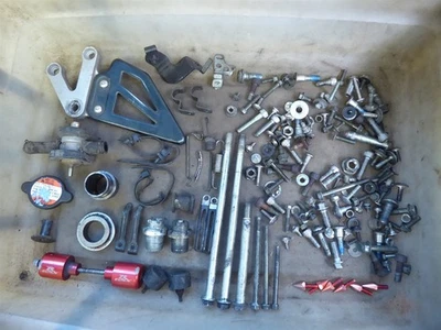 Suzuki GSXR 600 S20877 2001) miscelánea bicicleta pernos piezas monta soportes  Foto 1 de 4